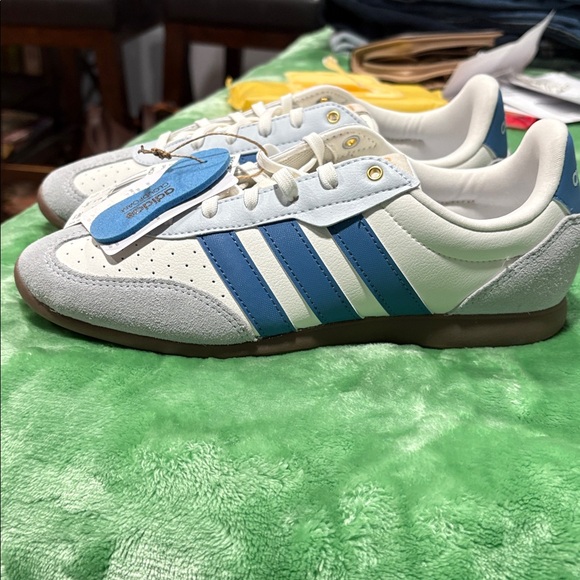 Adidas Cloudfoam Sneakers in Blue, White, and Gray - Picture 2 of 5